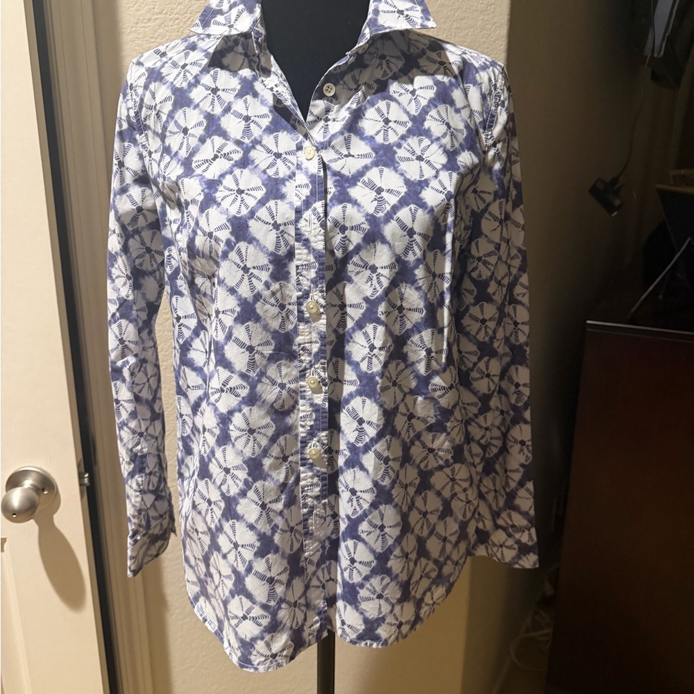 Talbots Blue and White Geometric Women’s Shirt